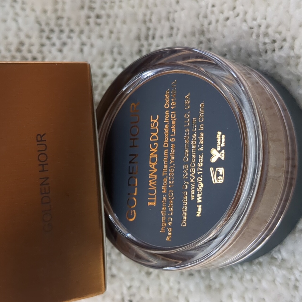 KAB Cosmetics Illuminating Dust in GOLDEN HOUR, 5g/0.176oz - Picture 5 of 14